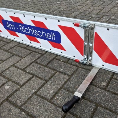 Richtlatte mit Messkeil